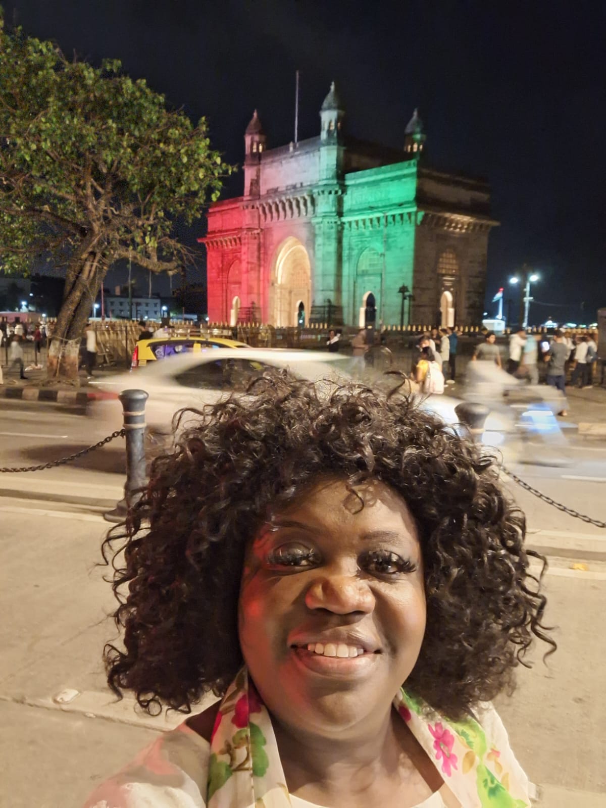 MINA visit to the Gateway to India on Independence day in Mumbai, the heritage landmark that inspired her acrylic painting Independence Day Lights – Gateway to India.